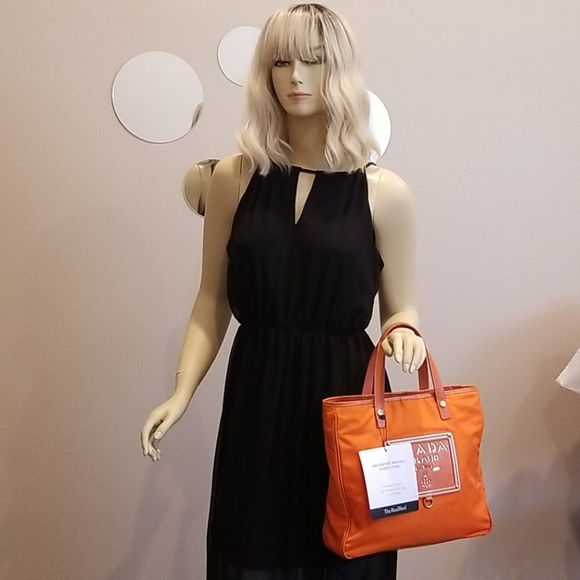 ❌SOLD🚫GENUINE PRADA TESSUTO TOTE! - Picture 14 of 15